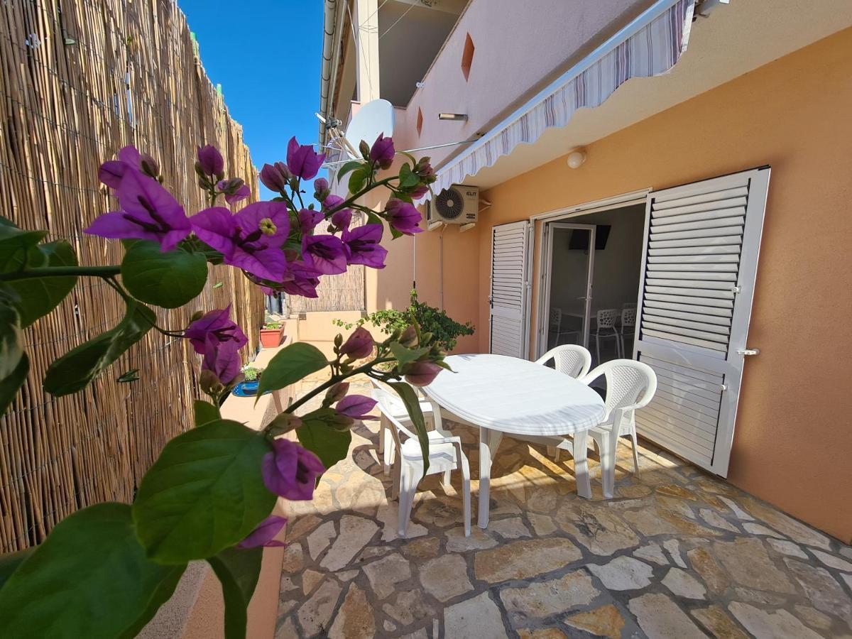 Apartments Barbati Kustići Exterior foto