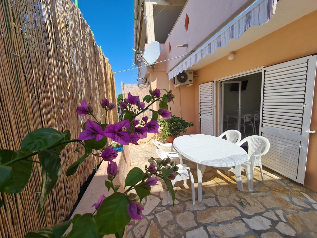 Apartments Barbati Kustići Exterior foto